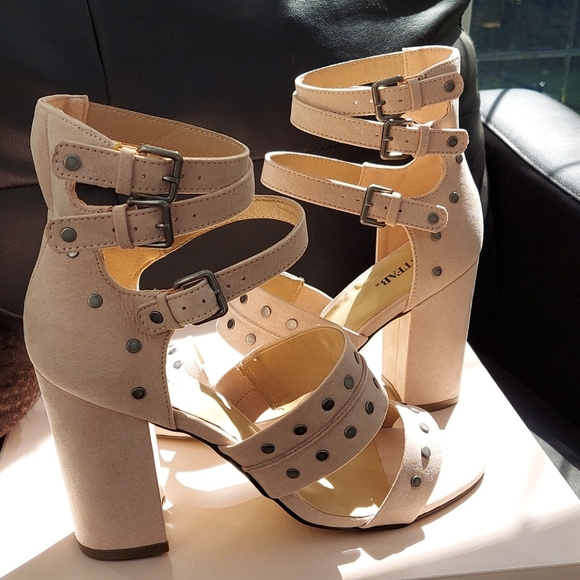 Just Fab size 9 sandals color-blush - Picture 4 of 7